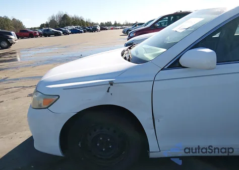 2010 Toyota Camry Le z USA, uszkodzony, nr VIN 4T1BF3EK0AU556012